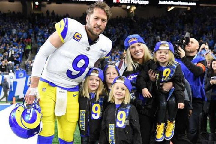 10 Captivating Photos Of Kelly Stafford, Matthew Stafford's Wife