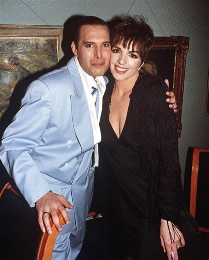 (1990) Freddie Mercury&rsquo;s last year with his only son. r/fakehistoryporn