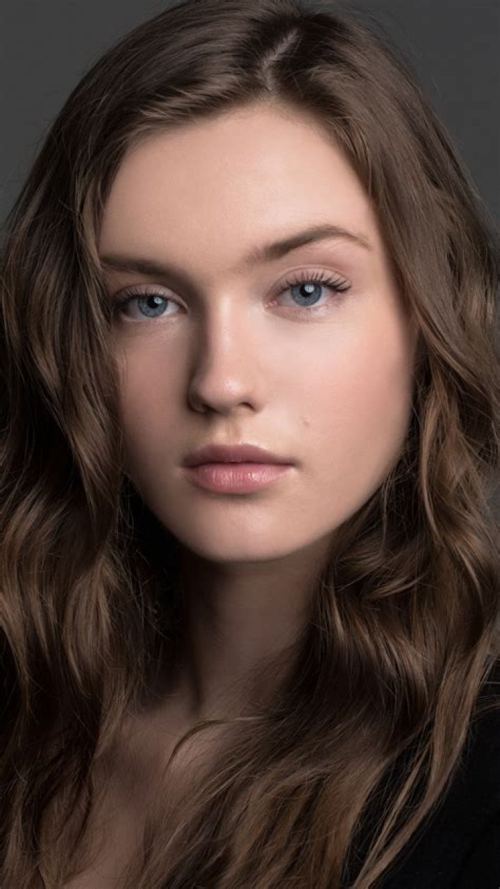 2160x3840 Chloe Rose Robertson Sony Xperia X,XZ,Z5 Premium ,HD 4k