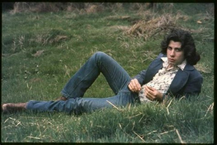 30 Amazing Photographs of a Young and Hot Johnny Depp From Between the