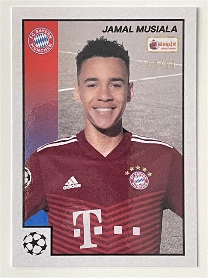 30 Jamal Musiala Bayern Munich Base Parallel 48/49 Topps Merlin