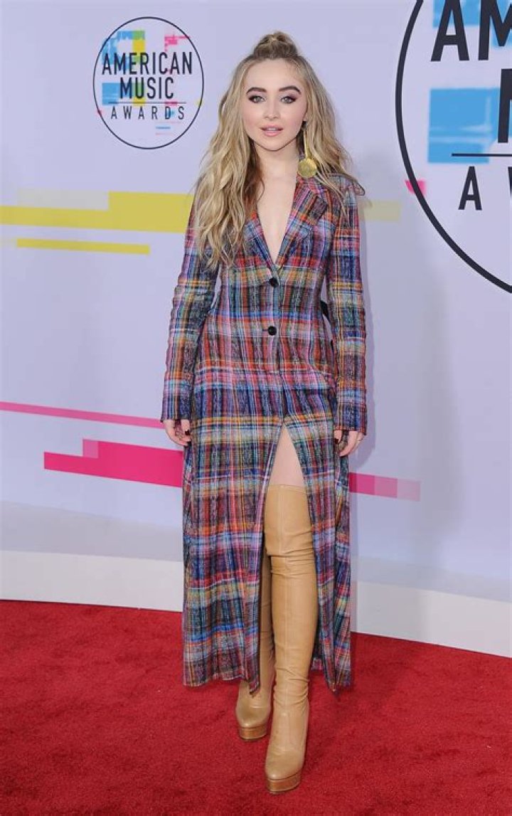 55 Sexy Sabrina Carpenter Boobs Pictures Will Get You Hot Under Your