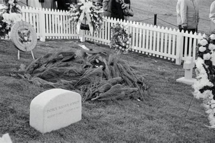 7 Strange Kennedy Curse Deaths That Are Eerily Tragic