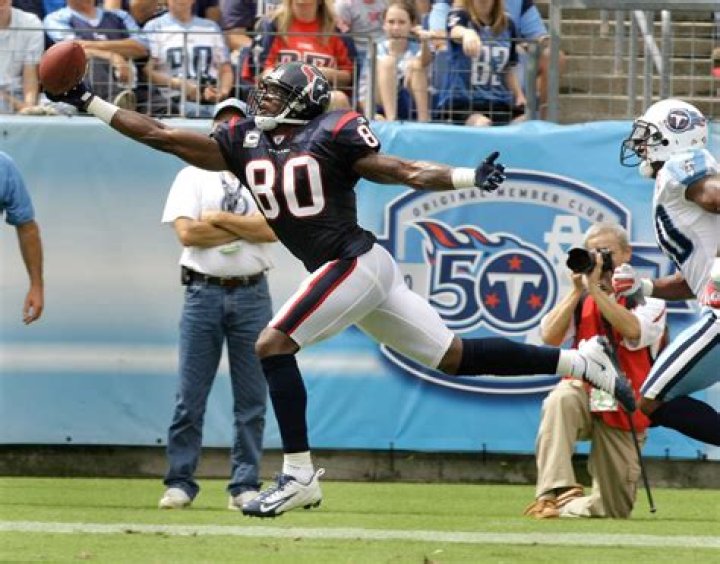 A throwback Andre Johnson breaks a cornerback's knee, refuses to let