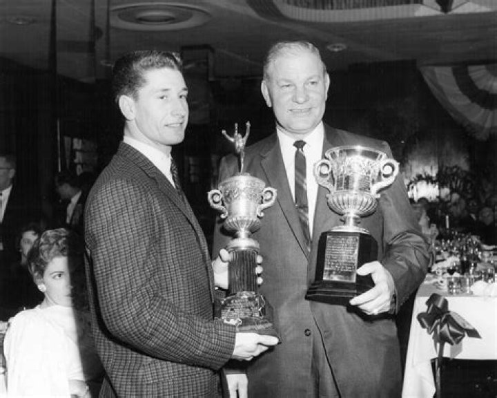 A VERY young Bobby Hatfield. Bobby hatfield, Unchained melody, Singer