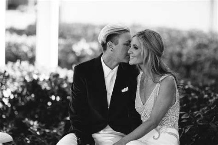 Abby Wambach marries Glennon Doyle Melton Outsports