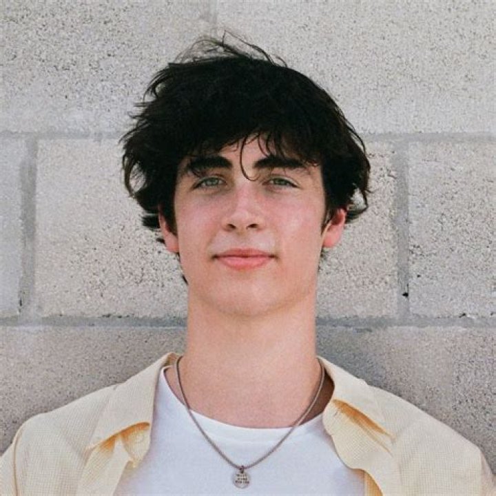 Aidan Bissett So High 360 MAGAZINE GREEN DESIGN POP NEWS