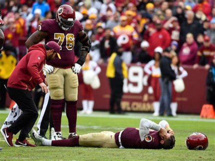 Alex Smith broken leg Washington Redskins quarterback out for the