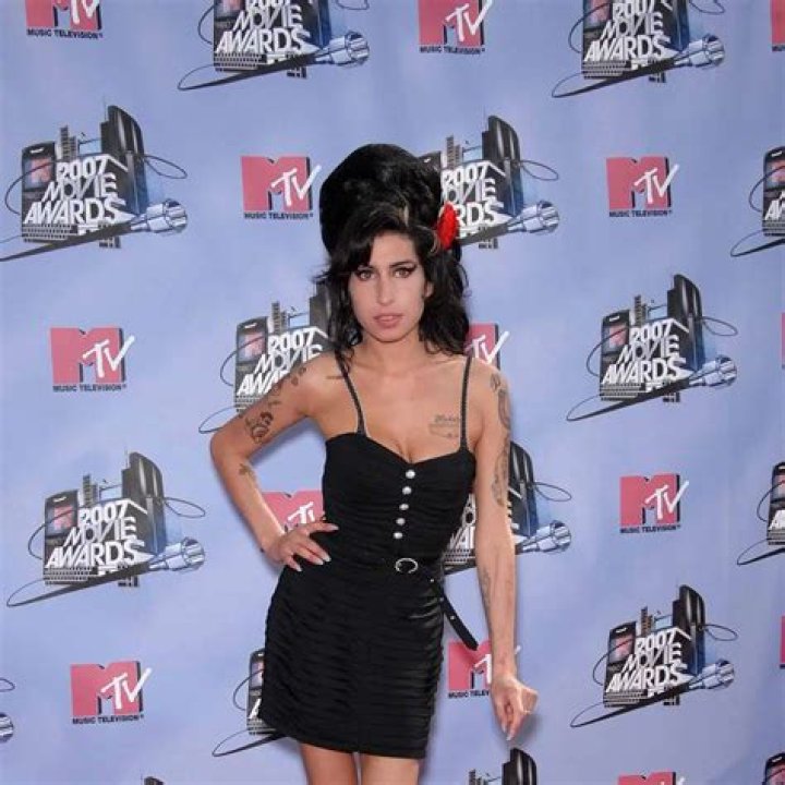 Amy Winehouse Net Worth 2023 Wiki, Age, Family, And More