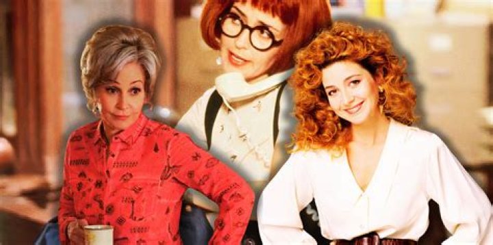 Annie Potts' Earning On 