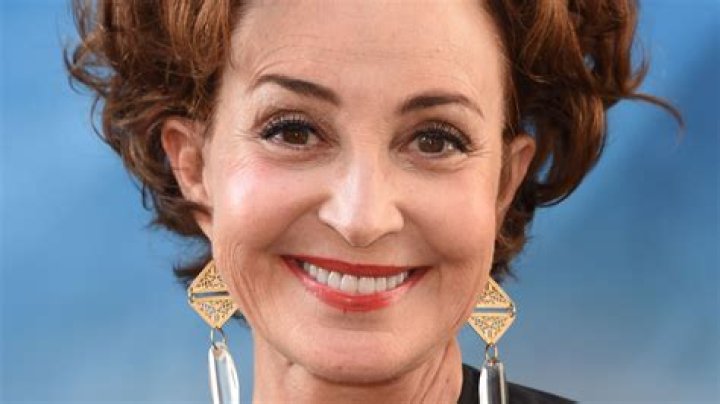 Annie Potts' Impressive Net Worth: A Projection For 2024