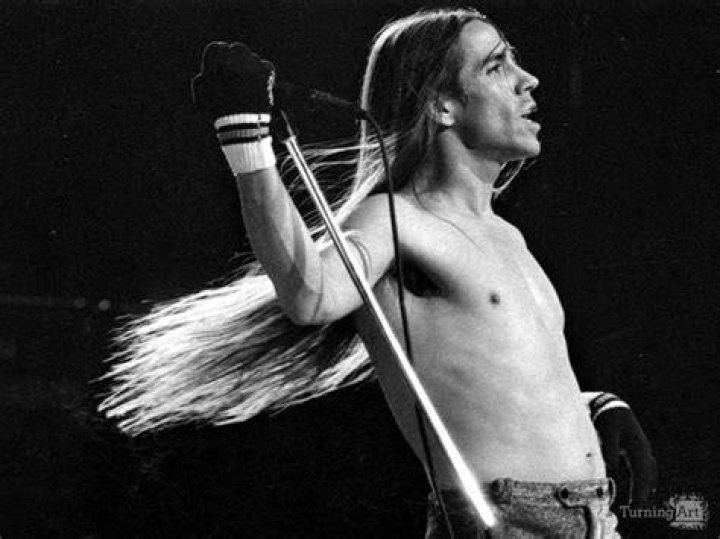 Anthony Kiedis 1992 by Bill Belknap TurningArt