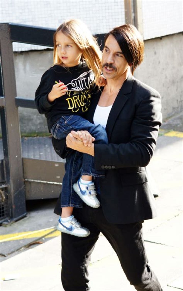 Anthony Kiedis And Son Stroll Through London Celeb Baby Laundry