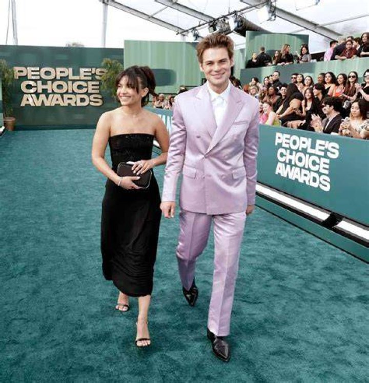 Are Nikki Rodriguez And Noah Lalonde Dating?