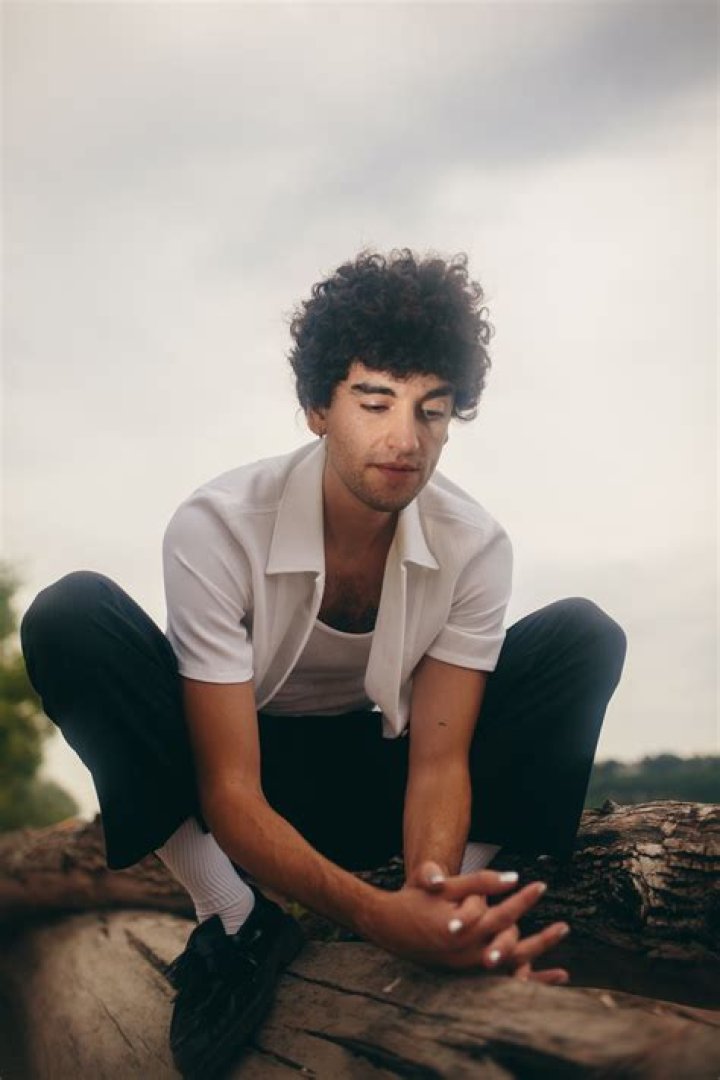 Artist to Watch Adam Melchor Stuns with Breathtakingly Beautiful Songs
