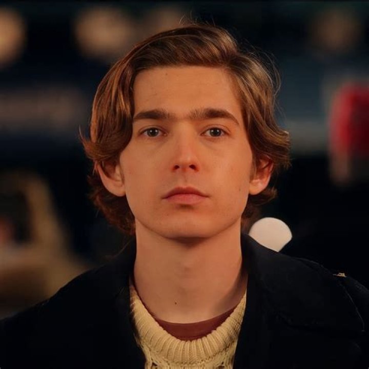 Austin Abrams Profile Images &mdash; The Movie Database (TMDb)
