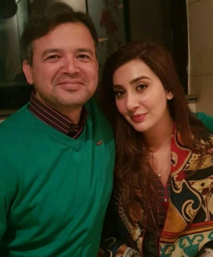 Ayesha Khan Shares Pictures With Husband Reviewit.pk
