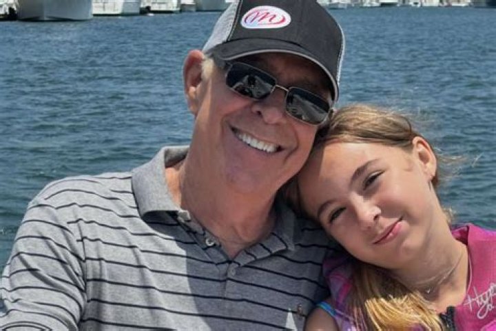 Barry Williams slams his baby mama for calling him a deadbeat dad