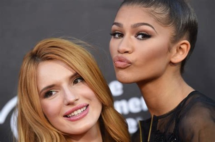 Bella & Zendaya Bella Thorne Photo (34879385) Fanpop