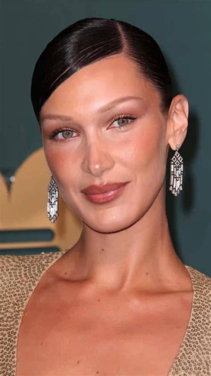 Bella Hadid Body, Face, Style Soft Dramatic Body Type Bella hadid