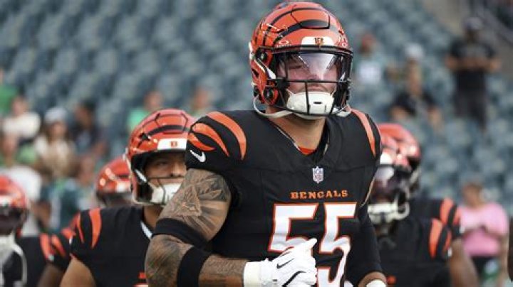 Bengals release LB A.J. Hawk