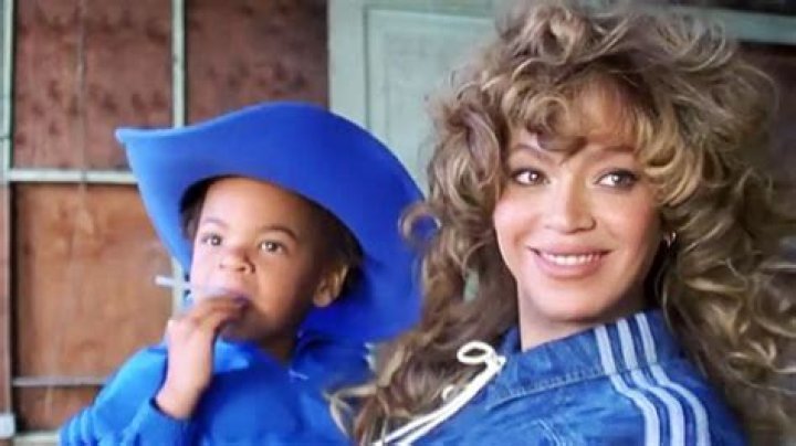 Beyonce Shares RARE GLIMPSE at Twins YouTube