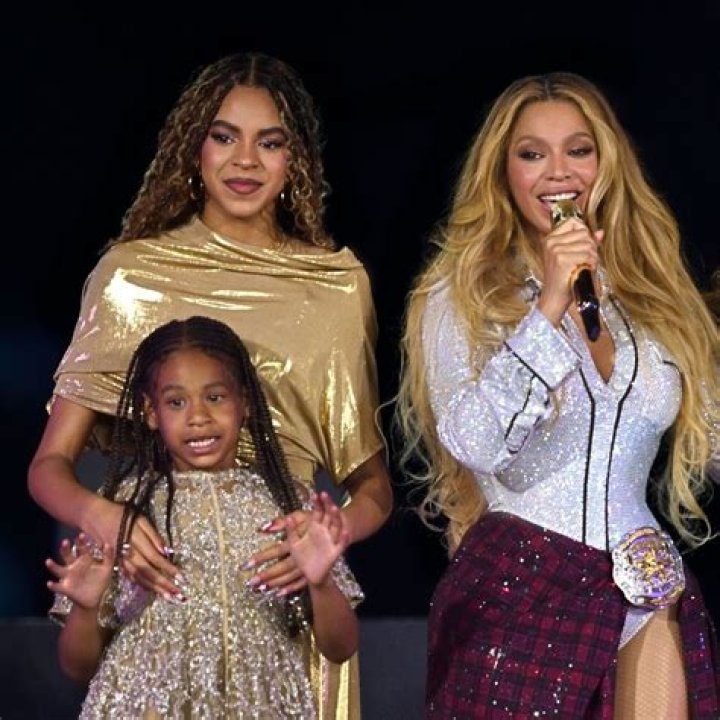 Beyoncé: The Talented Star Standing At 5'3
