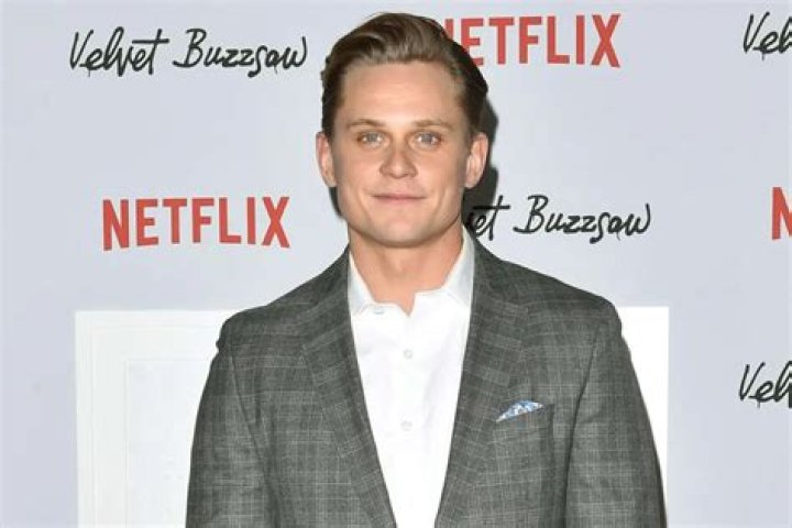 Billy Magnussen Net Worth, Bio, Age, Height, Girlfriend, Family