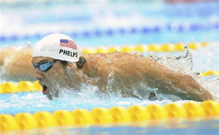 Bož&iacute; plavec Michael Phelps Jak se z gr&aacute;zl&iacute;ka stala legenda M&oacute;dn&iacute;