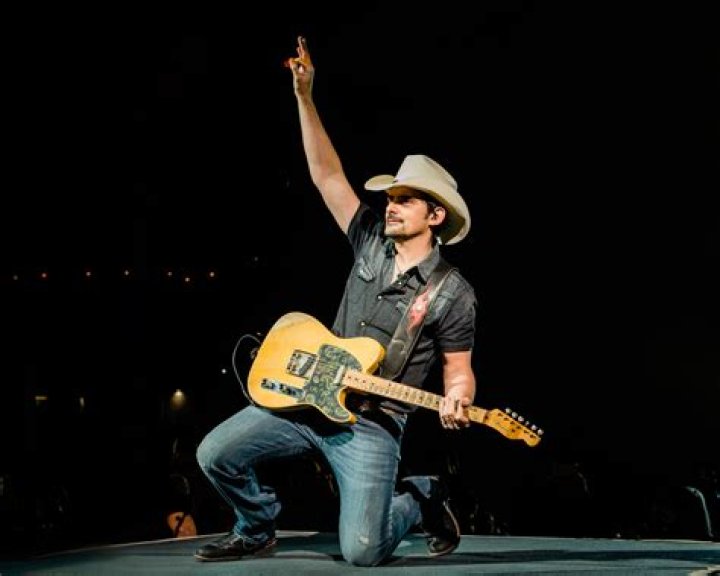 Brad Paisley's Family Journey with Kimberly and 2 Sons (Video)