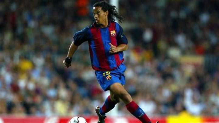 Brazil and Barcelona Legend Ronaldinho Confirms 2018 Retirement