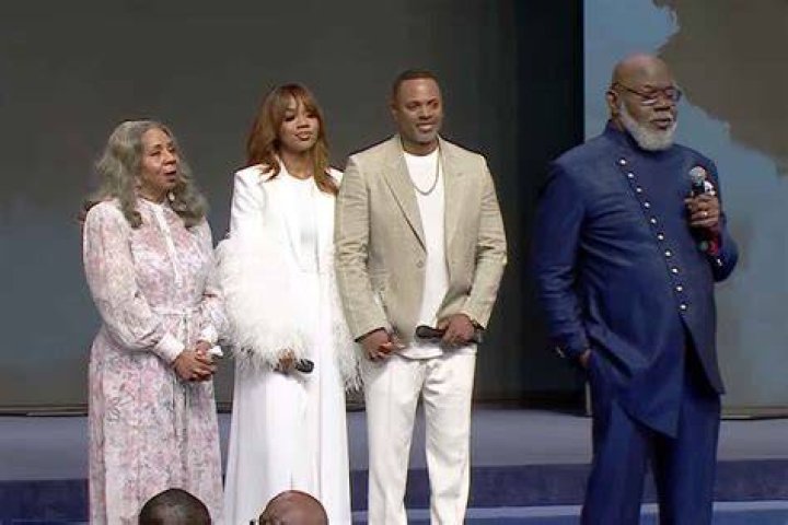 Breaking News: T.D. Jakes Announces Resignation From Megachurch