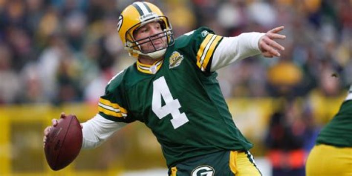 Brett Favre to enter Packers Hall of Fame, have number retired in 2015