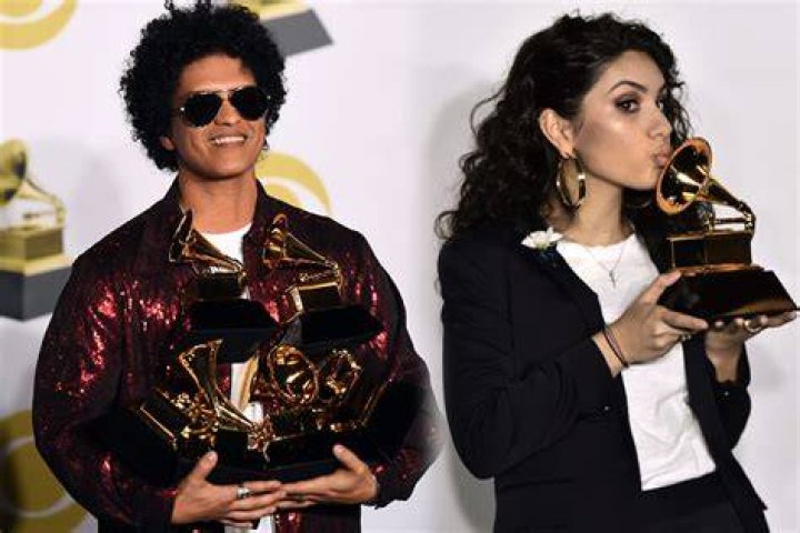 Bruno Mars Girlfriend Grammys Reaction