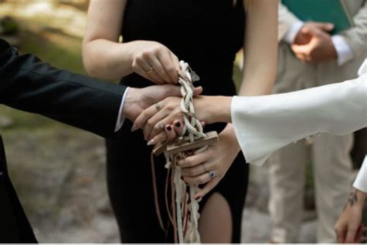 Can You Tie The Knot For Free On Valentine's Day?