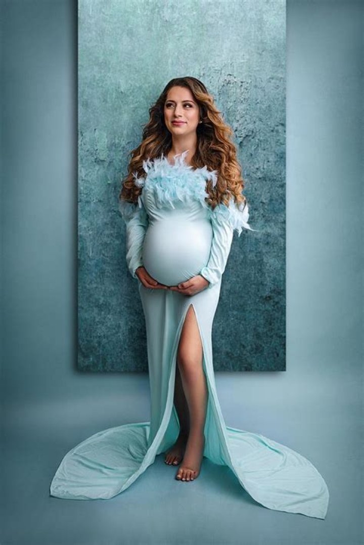 Carrie Underwood's Stunning Pregnancy Photos: A Radiant Mother-to-Be