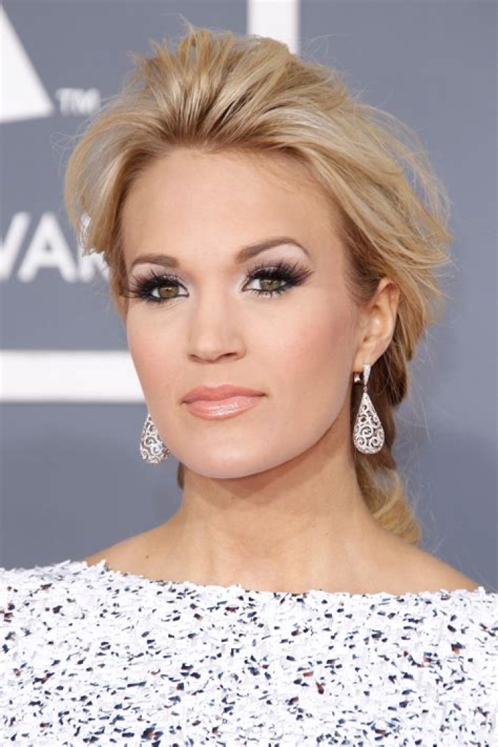 Carrie Underwood Best Hair Makeup Over The Years