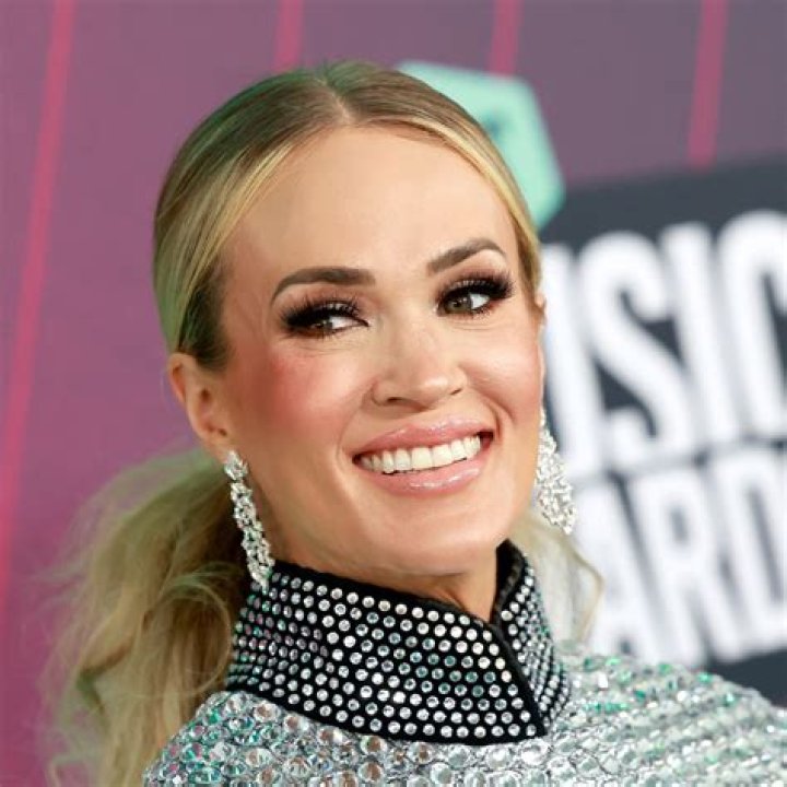 Carrie Underwood glows in new makeupfree selfie Fox News
