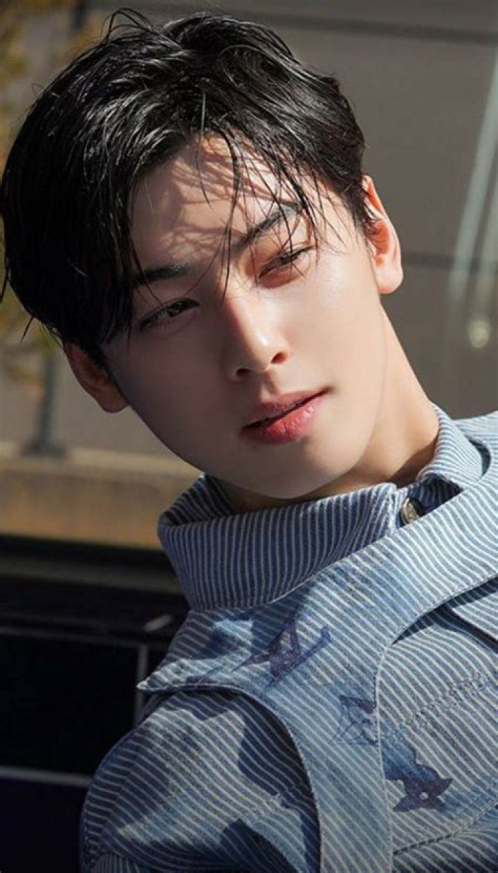 Cha Eunwoo is considering the offer to star in fantasy romance drama