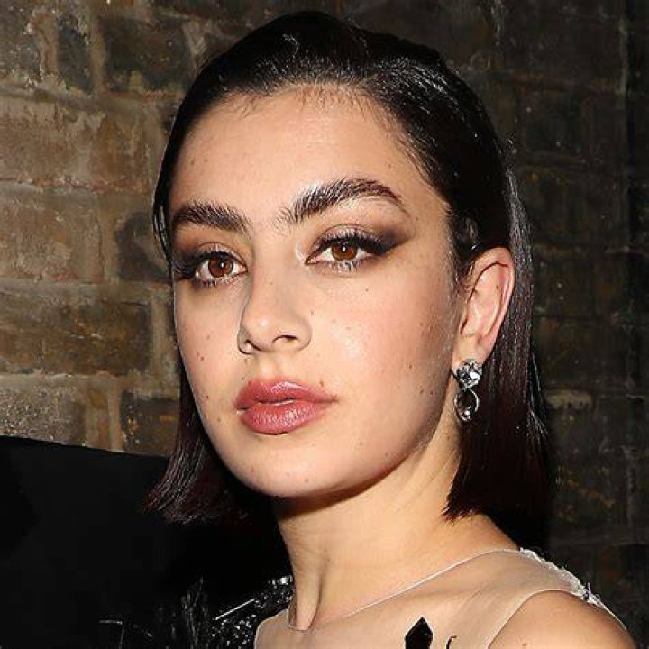 Charli XCX Age, Bio, Birthday, Family, Net Worth