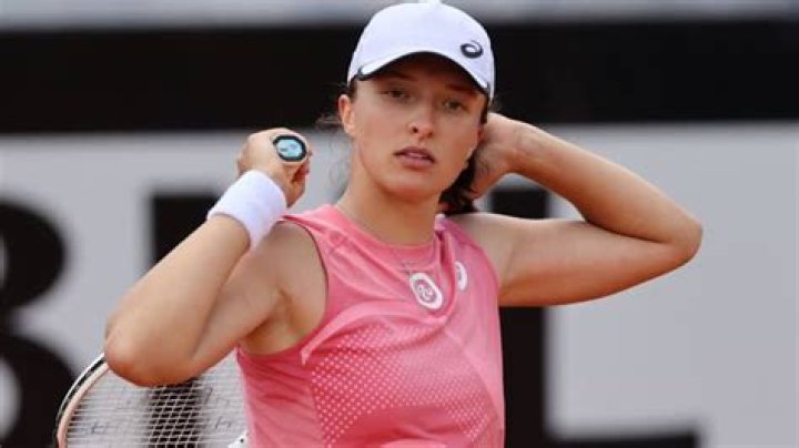 Check Out Iga Swiatek's Outfit for Australian Open 2022! FirstSportz