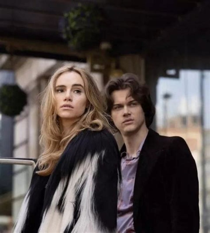 Christopher Briney Age, Net Worth, Girlfriend, Family, Height and