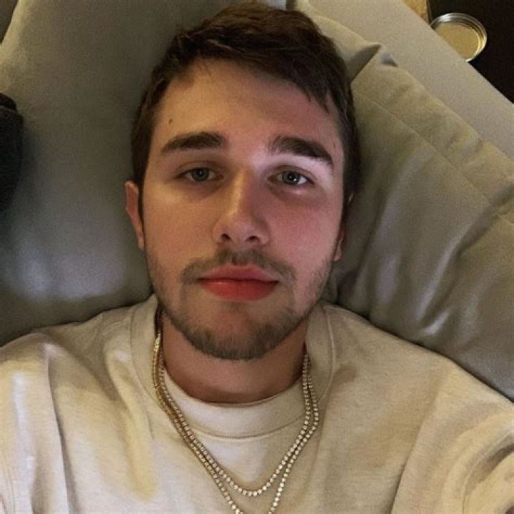Christopher comstock Wiki Marshmello Amino