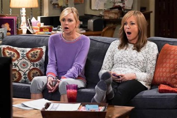 Christy and Bonnie Plunkett TV Female Characters Photo (41600648