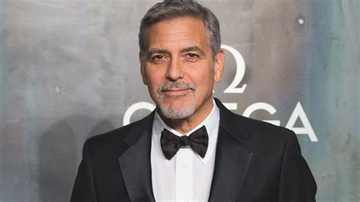 Clooney details Bell's palsy diagnosis 'Half of my face is