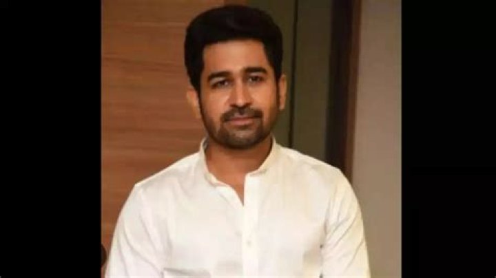 Composeractor Vijay Antony's wife's old post goes viral after daughter
