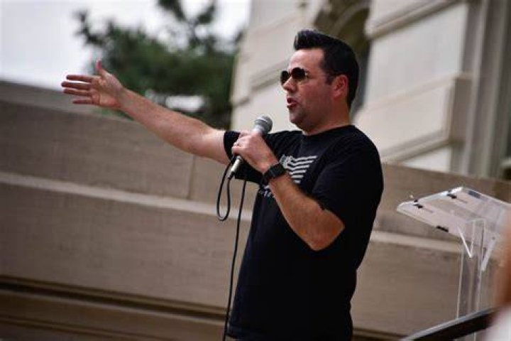 Conservative pastor Micah Beckwith announces unusual move in candidacy