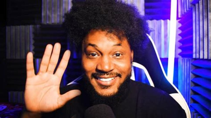 Coryxkenshin Background