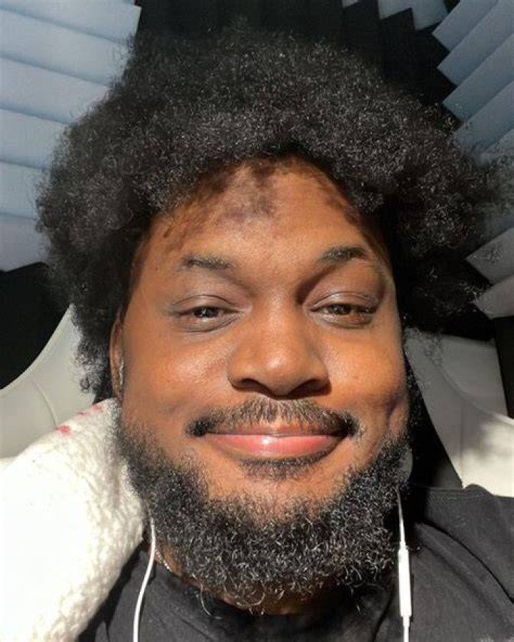 CoryxKenshin on Instagram "5/20/18 6PM EST" Best kisses, Best