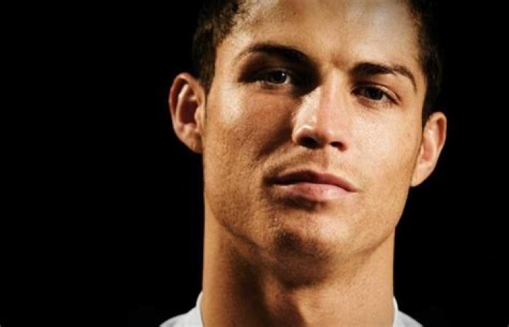 Cristiano Ronaldo weight, height and age. We know it all!